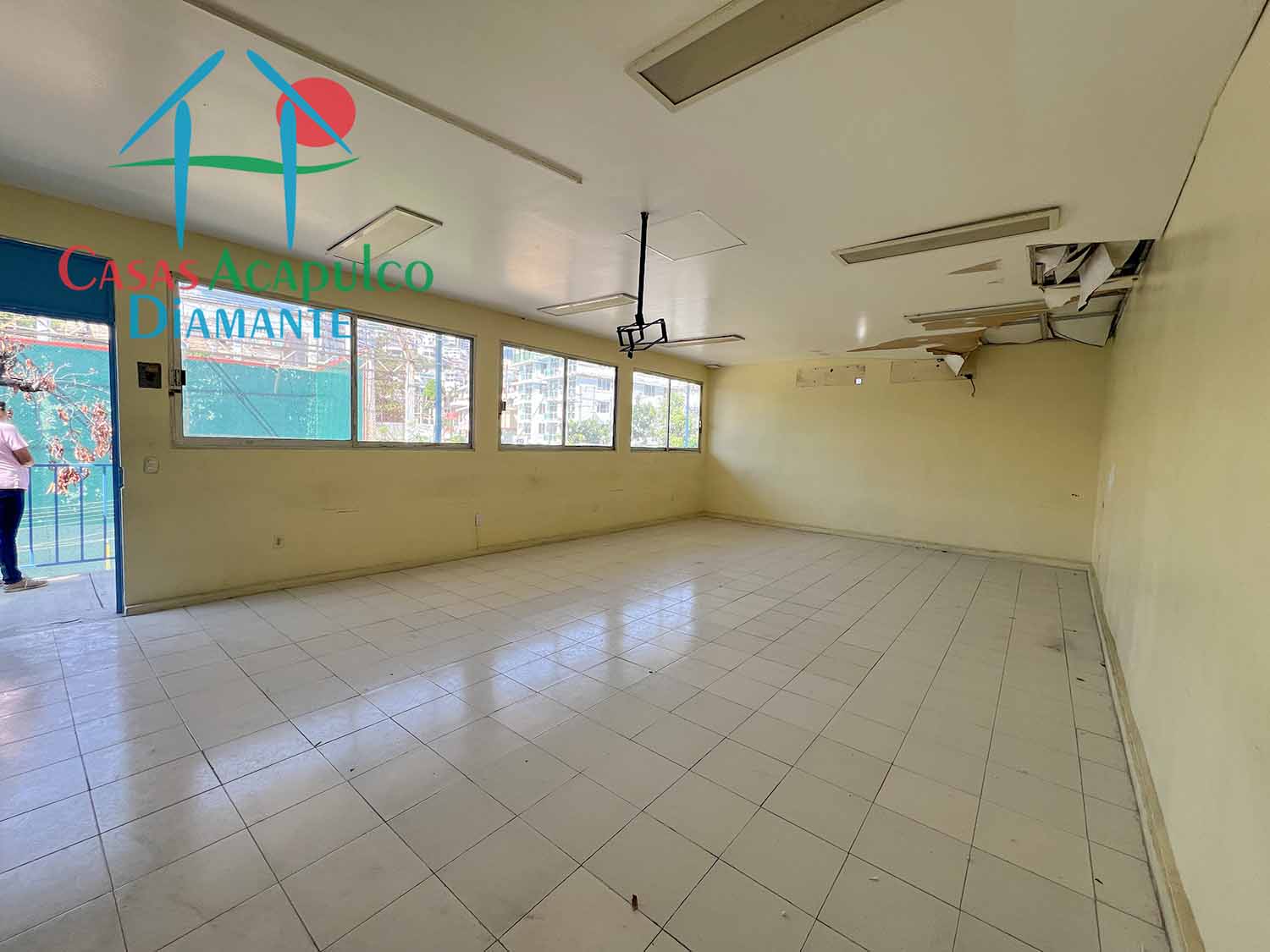 Centro Escolar La Paz sección secundaria - Salón cinco 2